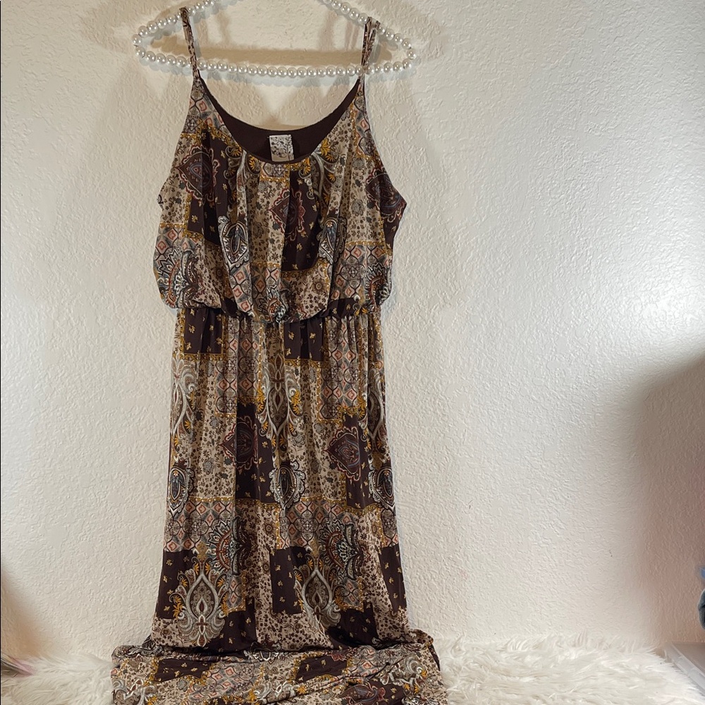 Naïf Spaghetti Strap Paisley Maxi Dress Size Large